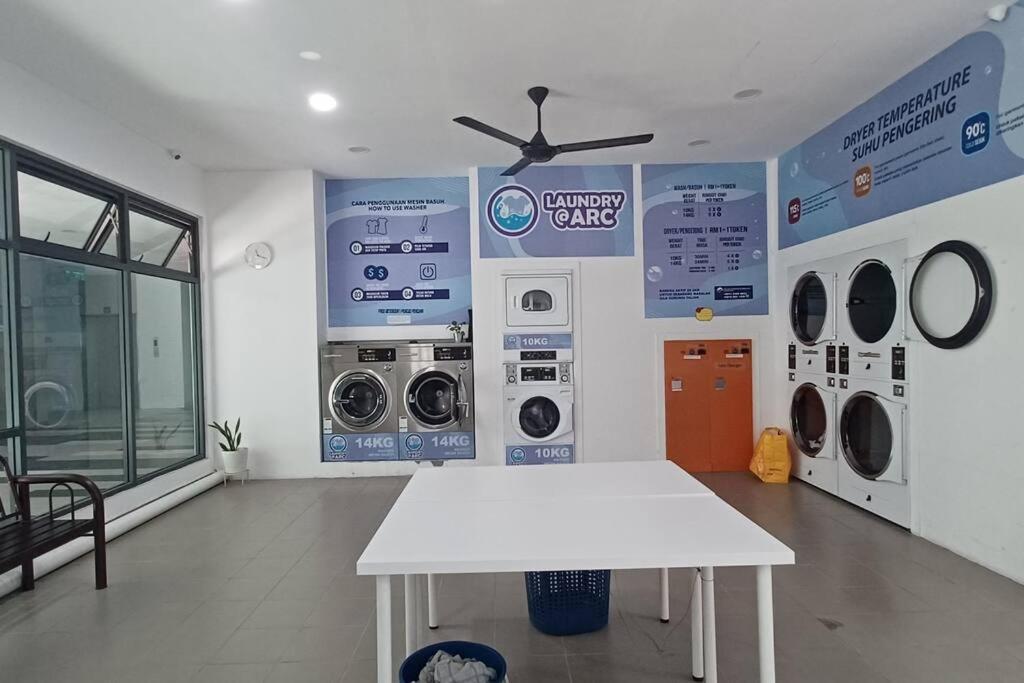 Homestay Arc Cozyhome Austin Hills 4-5Pax Johor Bahru Buitenkant foto